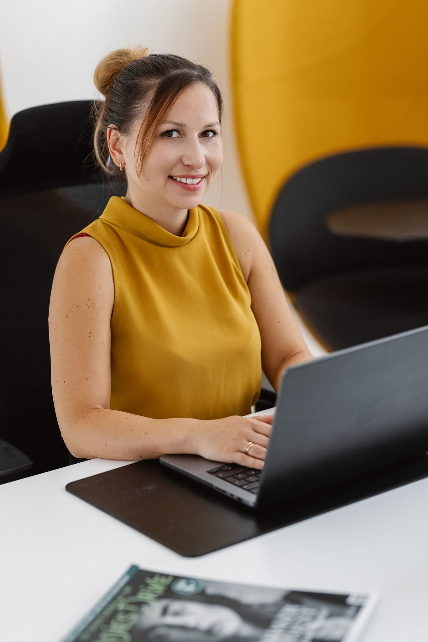 Team-Mitglied bei der Arbeit