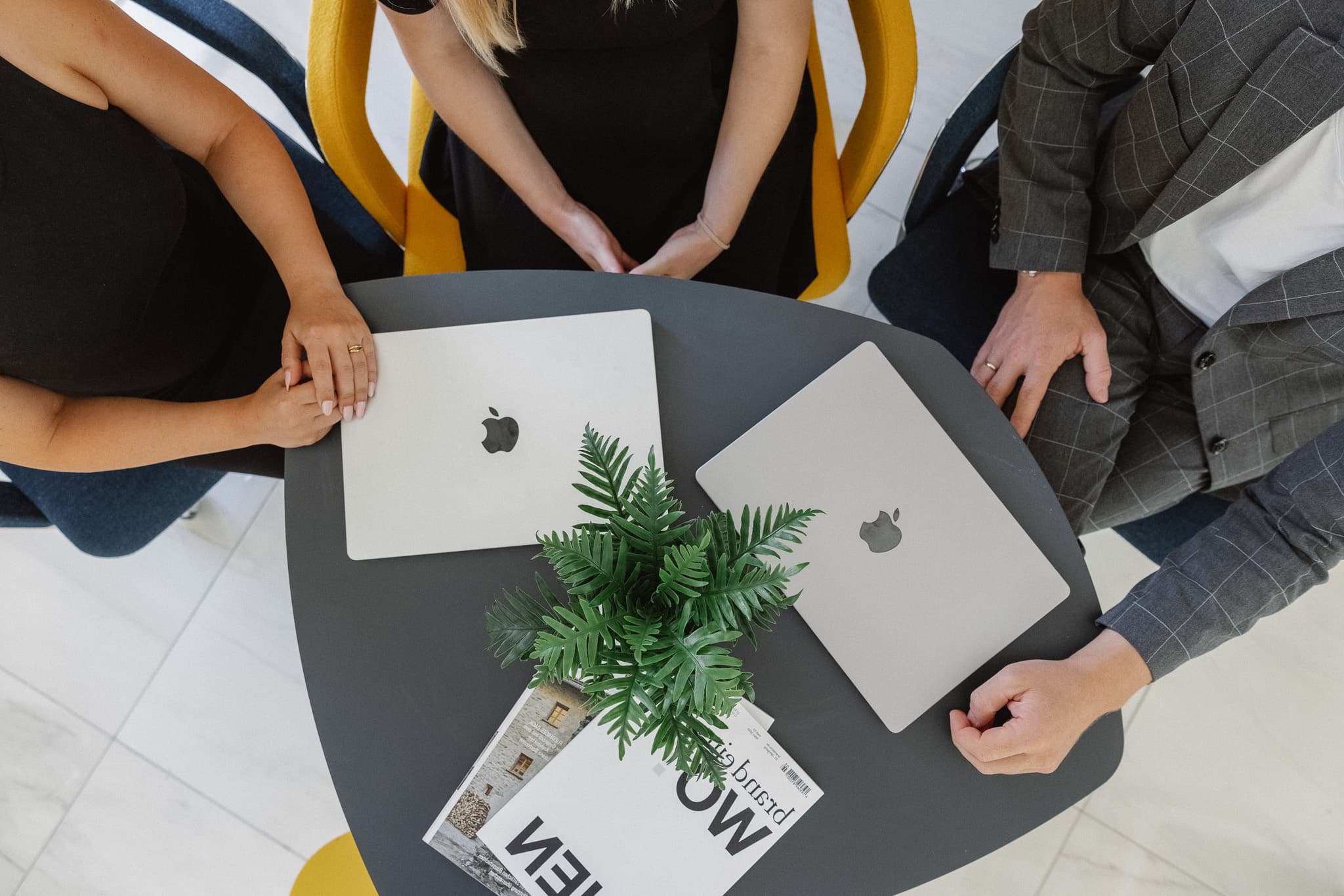 Team-Arbeitsplatz von oben